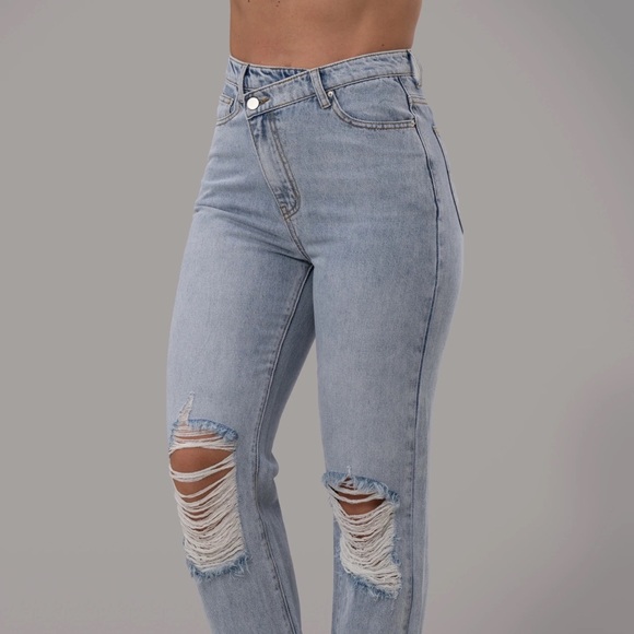 By Egreis Light Wash Denim Sawyer Jeans - Picture 5 of 8